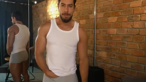 James Axel online show from May 10, 2:18 pm