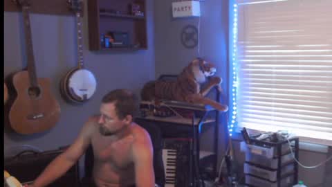 Jameswebbscope online show from May 11, 8:28 pm