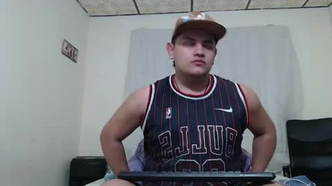 jason_boy_ online show from May 19, 5:46 am