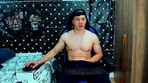 Javier online show from May 17, 1:03 am