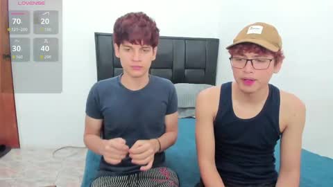 javieryalejandro online show from May 22, 2:49 am