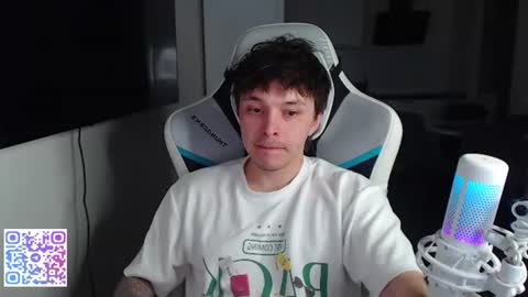 Jayce online show from August 6, 3:51 pm