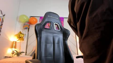 JAYDEN online show from May 2, 6:38 am