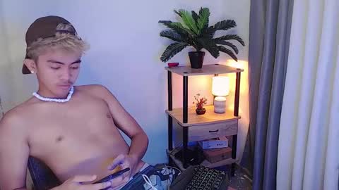 jaysee_hugecox online show from April 29, 2:38 am