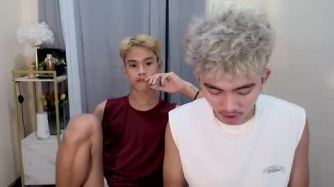 jaysee_hugecox online show from April 25, 10:18 pm