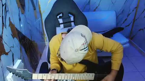jbarto_ online show from June 12, 12:42 am