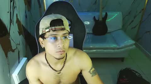 jbarto_ online show from May 25, 3:02 am
