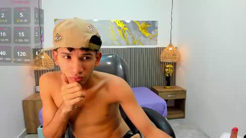 jdwhite18 online show from June 25, 5:12 am