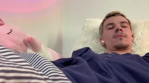 jeremy1scott online show from August 6, 9:26 am