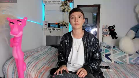 jero independent model online show from June 19, 11:09 pm