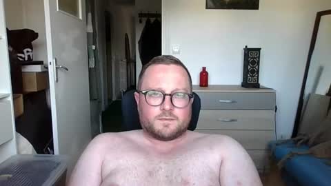 jeuneloup92 online show from July 20, 5:04 pm