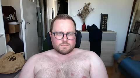jeuneloup92 online show from May 7, 4:18 pm