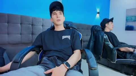 Jheampiero online show from May 13, 2:58 pm