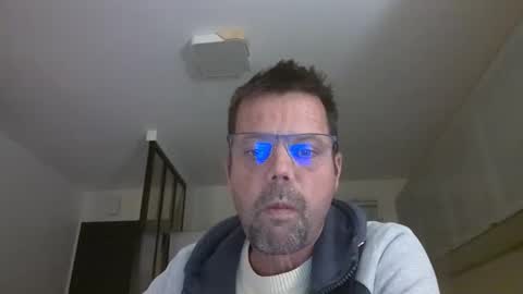 jhmec44000 online show from May 10, 9:27 pm
