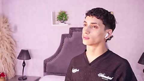 jhoanleandro online show from May 1, 10:12 pm