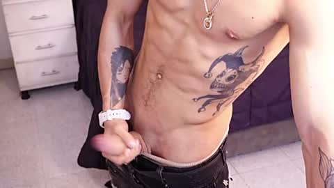 jhoanleandro online show from July 30, 5:18 am