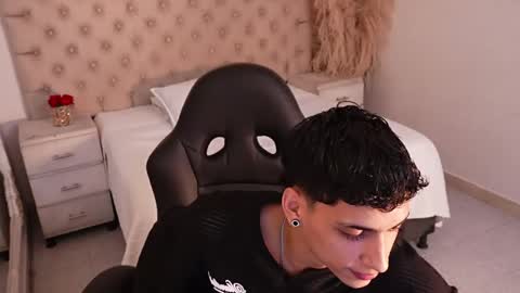 jhoanleandro online show from May 9, 11:06 pm