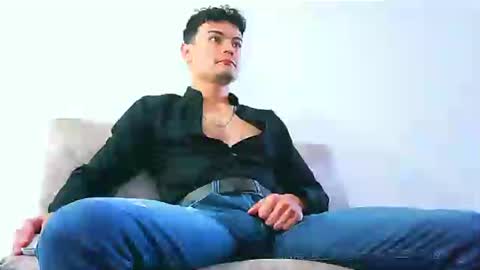 jhohanes maximo online show from July 7, 12:31 pm