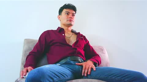 jhohanes maximo online show from July 8, 2:43 pm