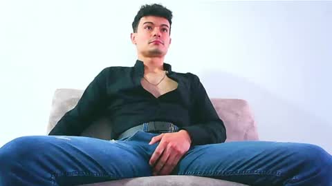 jhohanes maximo online show from July 12, 1:02 pm