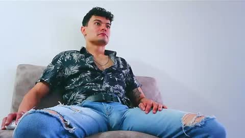 jhohanes maximo online show from July 13, 1:13 pm