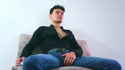 jhohanes maximo online show from July 19, 1:06 pm