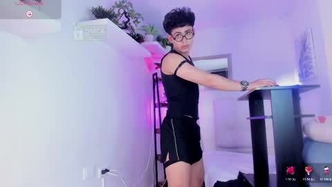 JHONNATHAN online show from April 28, 8:24 pm