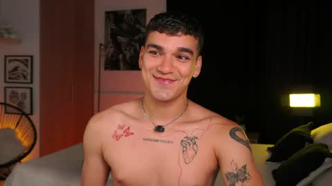 Jhonny  online show from May 13, 3:25 am