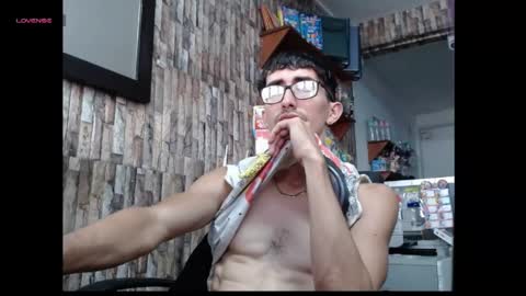 jhosuamoore2 online show from May 14, 9:13 pm
