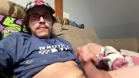 joey_binaa online show from May 5, 7:10 am