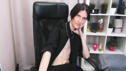 john__strong online show from June 7, 2:57 pm