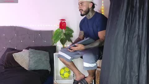 John  online show from May 7, 6:19 pm