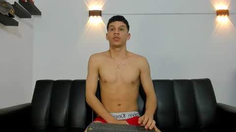 john_ssnow29 online show from May 6, 7:09 am