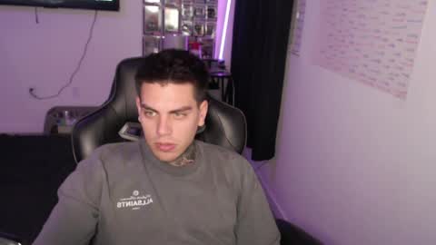 JAXX online show from May 5, 4:03 am