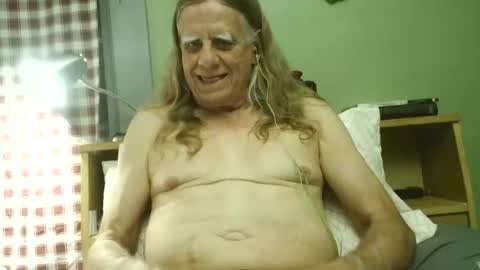 johnnieq1971 online show from May 21, 2:18 am