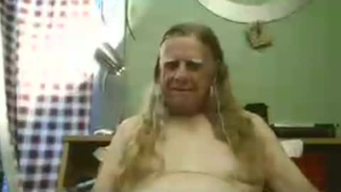 johnnieq1971 online show from July 14, 12:45 am