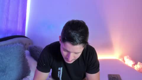 johnycooper08 online show from August 4, 1:05 pm