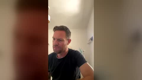 jojo19844 online show from August 1, 10:14 am