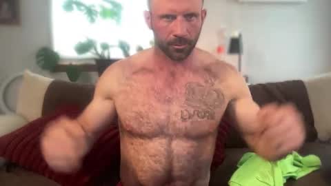 Jon Aries online show from May 8, 9:04 pm