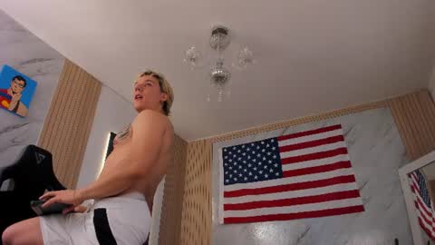 Jonathan Danielss  online show from July 6, 7:05 pm
