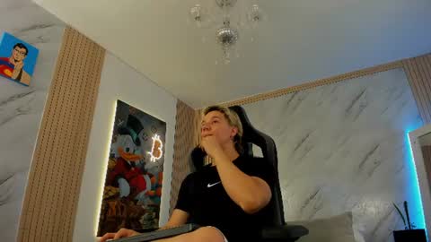 Jonathan Danielss  online show from July 14, 6:14 pm