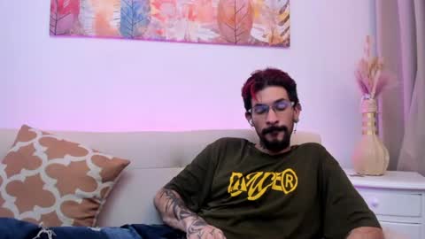 jonathan_sinn online show from June 12, 3:49 am