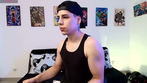Instagram jonathanfit14 online show from May 16, 9:46 pm