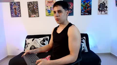 Instagram jonathanfit14 online show from April 28, 12:27 am