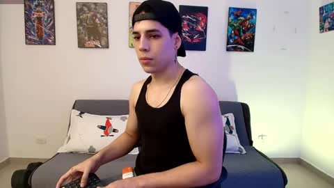 Instagram jonathanfit14 online show from May 8, 11:05 pm