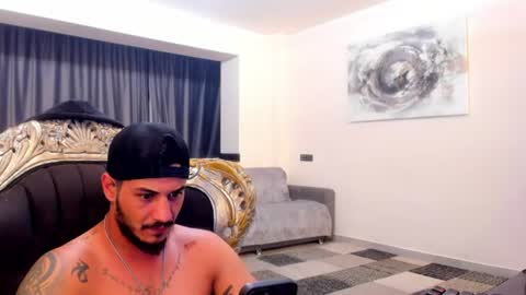 jonnyporn1 online show from June 16, 9:39 pm