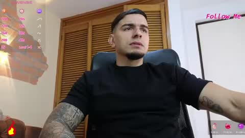 josh_miller01 online show from June 11, 2:04 pm