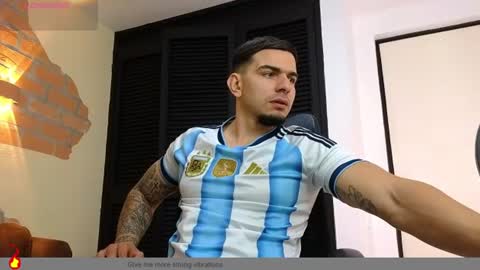josh_miller01 online show from July 18, 2:33 pm