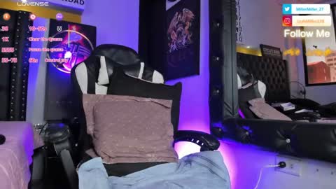 joshmiller___ online show from July 28, 3:21 pm