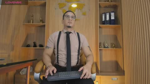 joshmiller___ online show from May 16, 6:50 pm